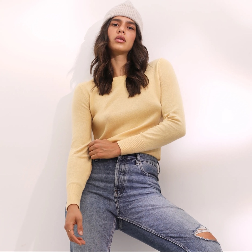 Everlane Cashmere Crew in buttery yellow